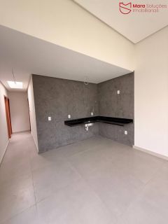 Casa térrea à venda no Condomínio Vila Florença, em Abrantes.