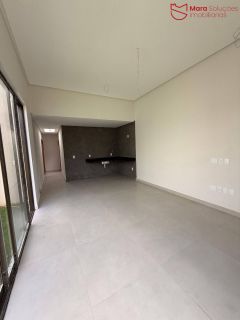 Casa térrea à venda no Condomínio Vila Florença, em Abrantes.