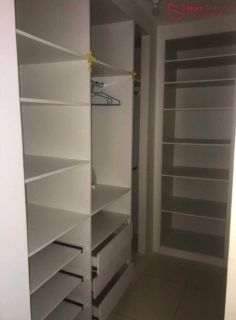 Casa Triplex em Condomínio em Ipitanga