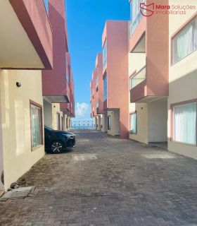 Casa Triplex em Condomínio em Ipitanga