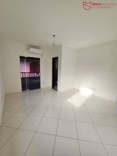 Casa à Venda | 2 Suítes a 300m da Praia de Ipitanga
