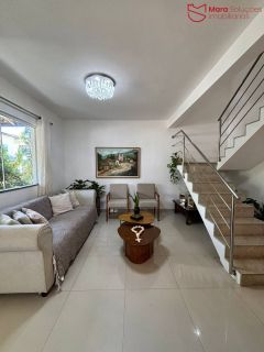 Casa á venda com 4/4 em Buraquinho | Churrasqueira | SPA | Energia solar.
