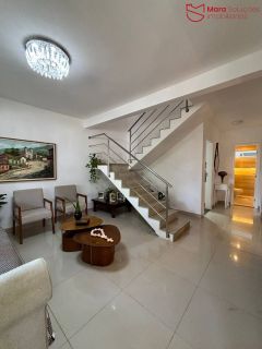 Casa á venda com 4/4 em Buraquinho | Churrasqueira | SPA | Energia solar.