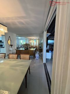 Casa á venda com 4/4 em Buraquinho | Churrasqueira | SPA | Energia solar.