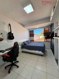 Casa á venda com 4/4 em Buraquinho | Churrasqueira | SPA | Energia solar.