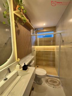 Casa á venda com 4/4 em Buraquinho | Churrasqueira | SPA | Energia solar.