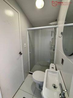 Casa á venda com 4/4 em Buraquinho | Churrasqueira | SPA | Energia solar.
