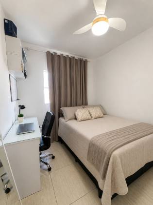 Excelente casa térrea de rua, totalmente solta, ampla, estruturada e pronta para financiamento.