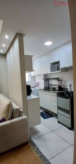 APARTAMENTO 2/4 REFORMADO E SEMI MOBILIADO À VENDA.
