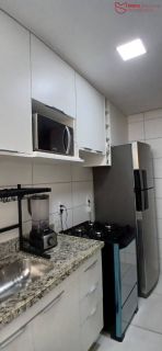 APARTAMENTO 2/4 REFORMADO E SEMI MOBILIADO À VENDA.