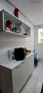 APARTAMENTO 2/4 REFORMADO E SEMI MOBILIADO À VENDA.