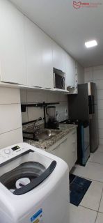 APARTAMENTO 2/4 REFORMADO E SEMI MOBILIADO À VENDA.