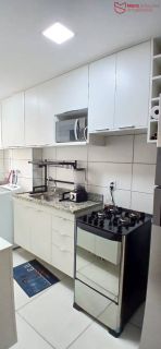APARTAMENTO 2/4 REFORMADO E SEMI MOBILIADO À VENDA.