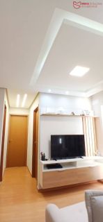 APARTAMENTO 2/4 REFORMADO E SEMI MOBILIADO À VENDA.
