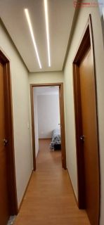 APARTAMENTO 2/4 REFORMADO E SEMI MOBILIADO À VENDA.