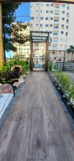 APARTAMENTO 2/4 REFORMADO E SEMI MOBILIADO À VENDA.