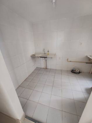 Apartamento Térreo com 2 Quartos, Porcelanato e Infraestrutura Completa no Riviera Life.