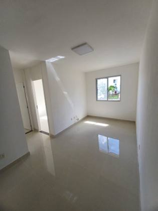 Apartamento Térreo com 2 Quartos, Porcelanato e Infraestrutura Completa no Riviera Life.