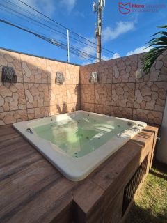 Casa Mobiliada com 5 Quartos para Locação no Condomínio Flor de Lis | Miragem | Energia Solar | Jacuzzi