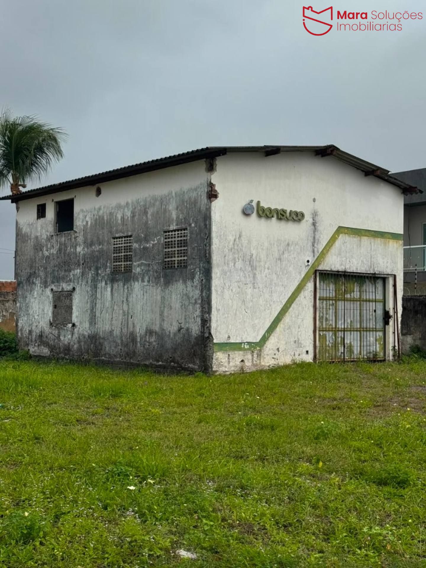 Terreno Comercial de 930 m² com Galpão e Duas Frentes | Próximo ao Parque Shopping Bahia | Lauro de Freitas