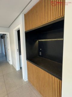 Belíssima casa no Alphaville  Litoral Norte 1 | Rua privilegiada