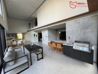 Belíssima casa no Alphaville  Litoral Norte 1 | Rua privilegiada