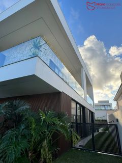 Belíssima casa no Alphaville  Litoral Norte 1 | Rua privilegiada