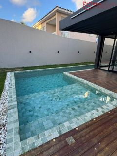 Belíssima casa no Alphaville  Litoral Norte 1 | Rua privilegiada