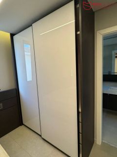 Belíssima casa no Alphaville  Litoral Norte 1 | Rua privilegiada