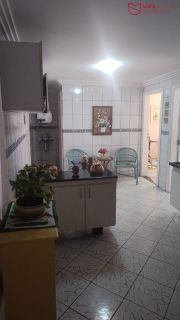 Casa 4 Quartos com Suíte à Venda | 230 m² | Centro de Lauro de Freitas.