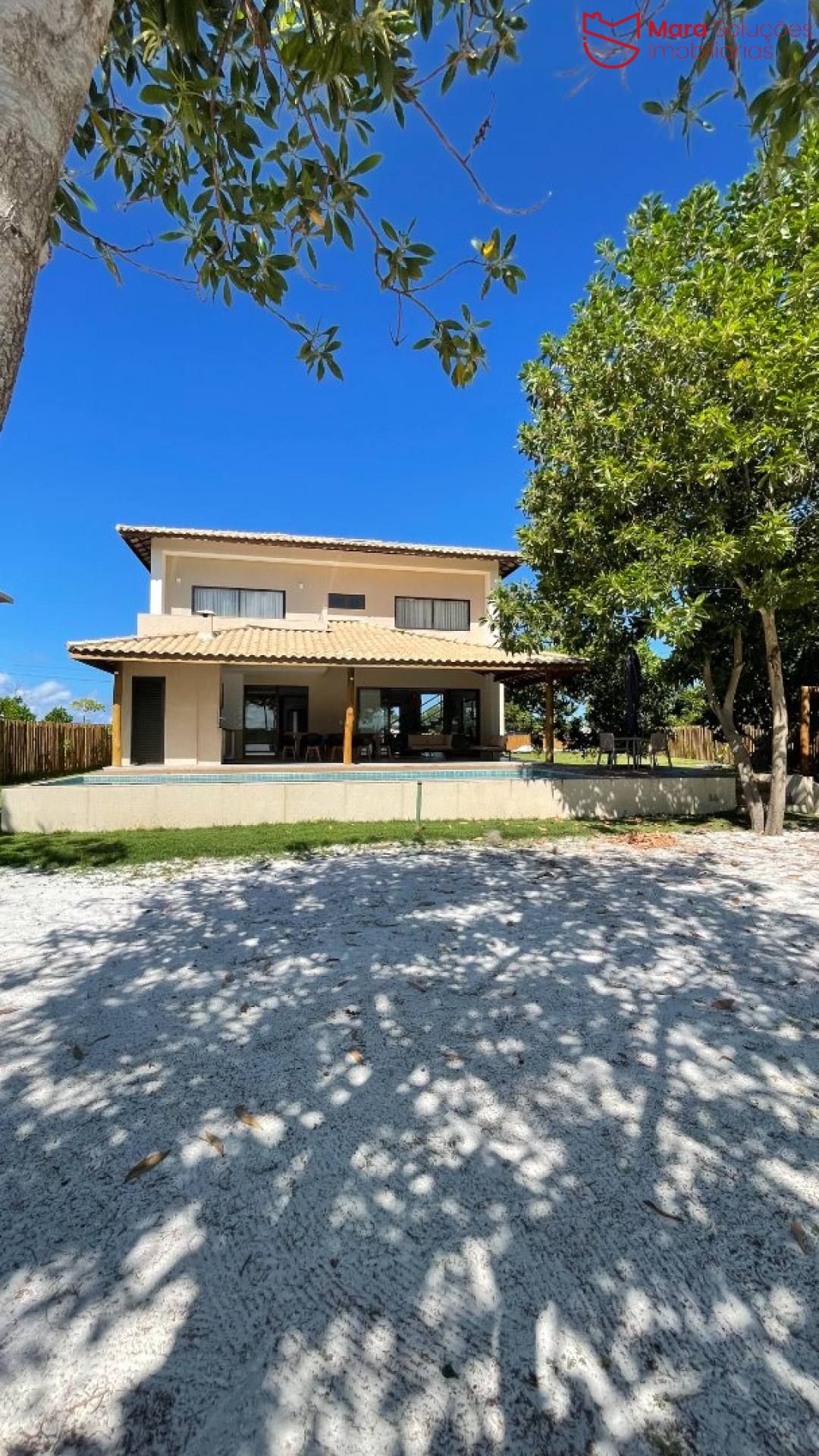 EXCLUSIVIDADE À BEIRA DA LAGOA | R$1.800.000,00 | PORTEIRA FECHADA