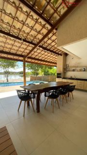 EXCLUSIVIDADE À BEIRA DA LAGOA | R$1.800.000,00 | PORTEIRA FECHADA