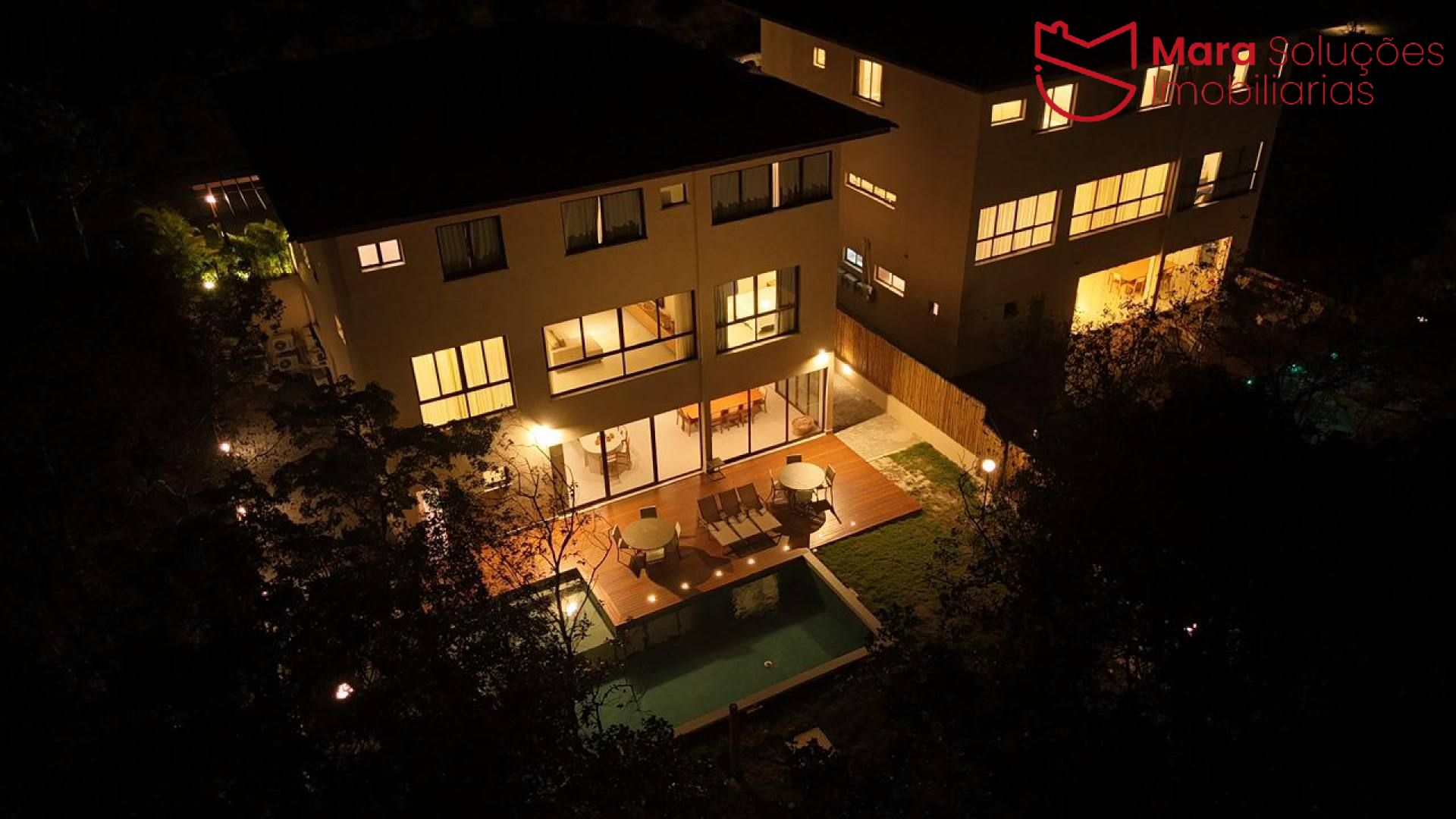 ALTO PADRÃO PRAIA DO FORTE | 8 SUÍTES | R$5 MILHÕES | PORTEIRA FECHADA