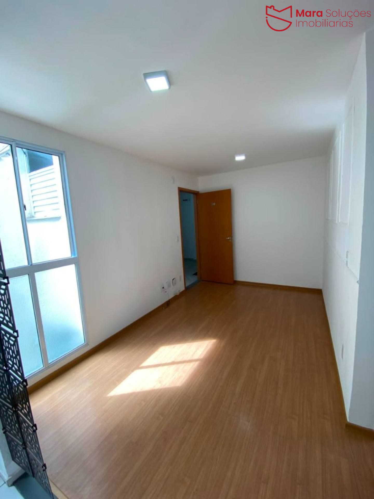 Apartamento 2/4 em condomínio com infraestrutura completa