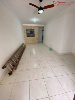 Casa de Rua 3/4 com Suíte, Garagem e Área Ampla