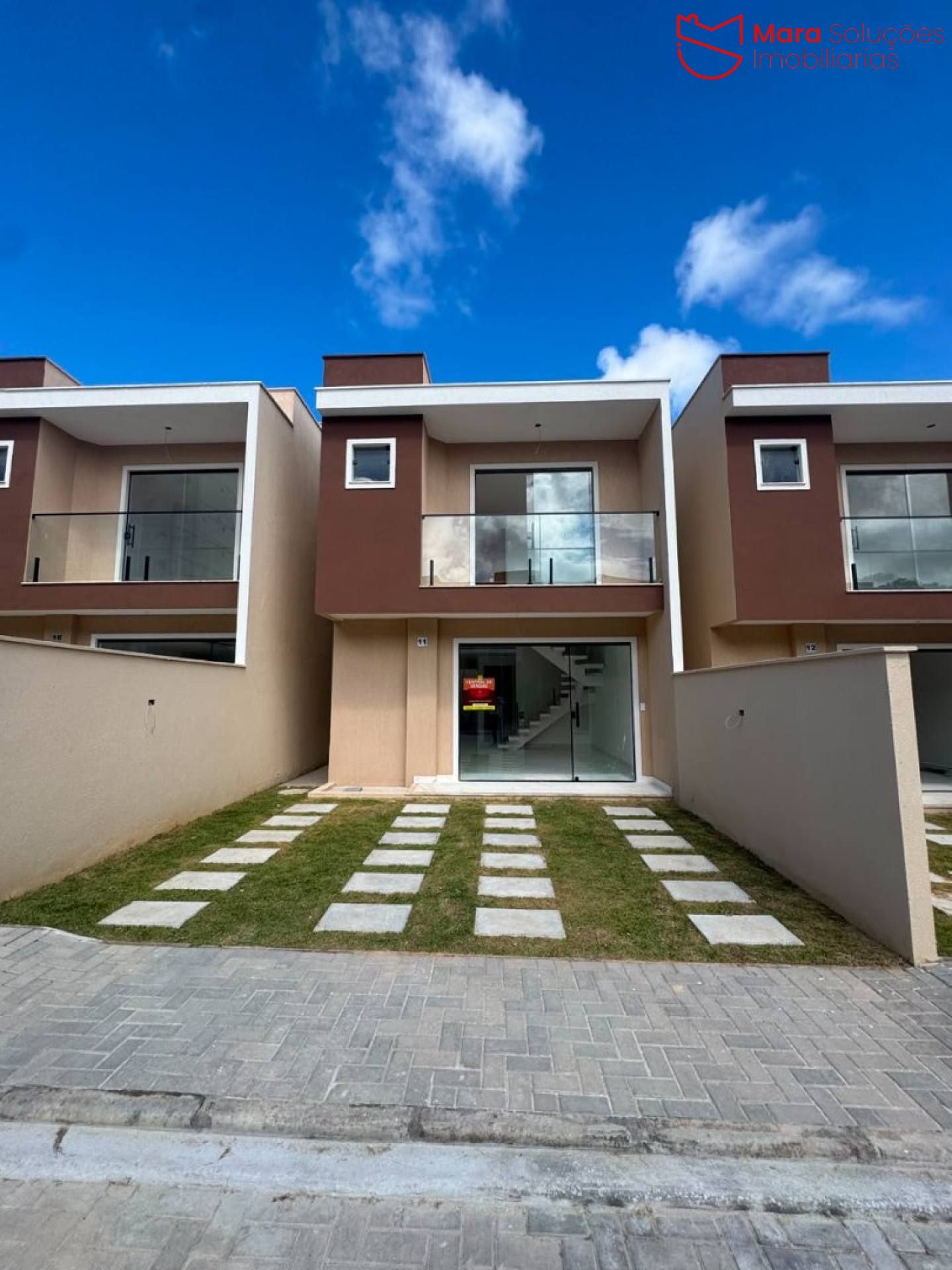 Casa Duplex com 4 Quartos em Condomínio Fechado no Recreio Ipitanga | 102 m² | A 800 m da Estrada do Coco