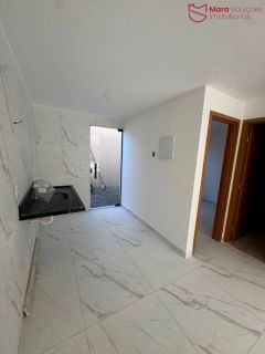Casa Duplex com 4 Quartos em Condomínio Fechado no Recreio Ipitanga | 102 m² | A 800 m da Estrada do Coco