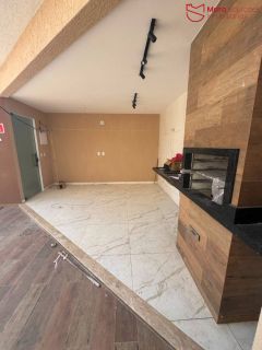 Casa Duplex com 4 Quartos em Condomínio Fechado no Recreio Ipitanga | 102 m² | A 800 m da Estrada do Coco