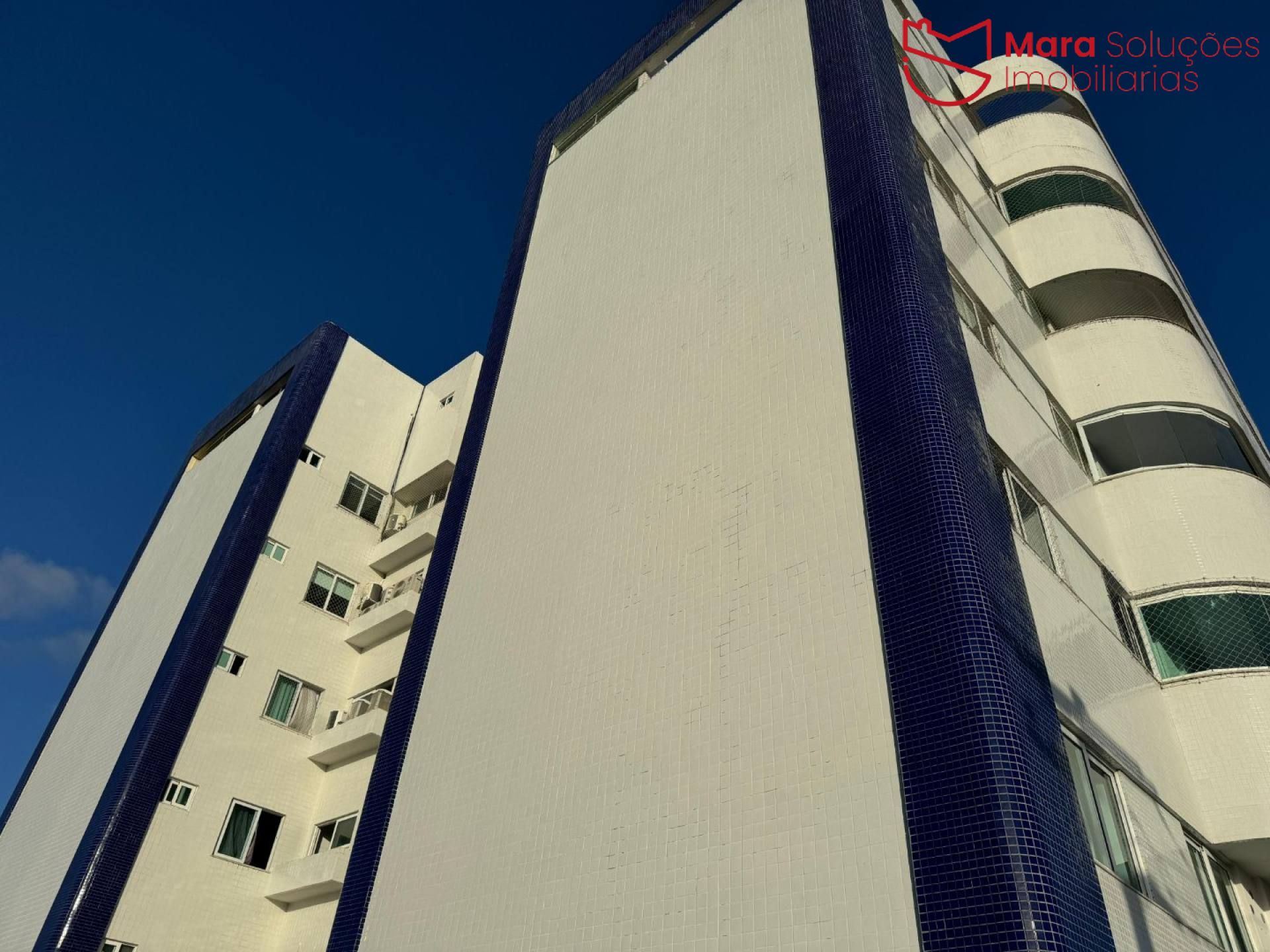 Apartamento à Venda com 3/4 | Lauro De Freitas