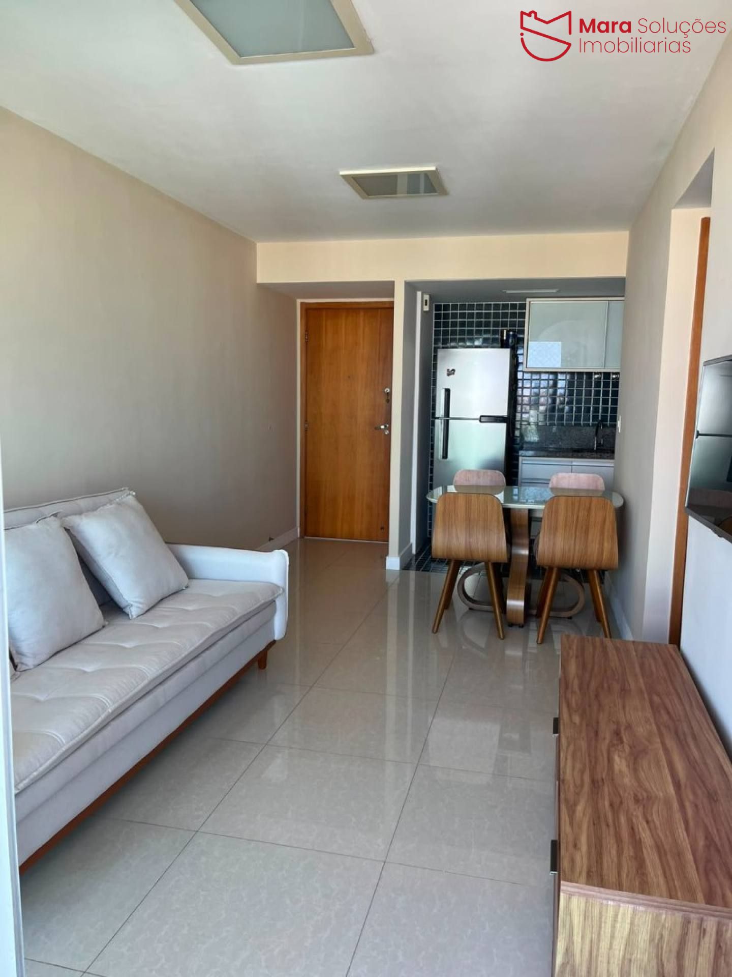 Apartamento para locação no Condomínio Torres do Atlântico, totalmente planejado, decorado e mobiliado.