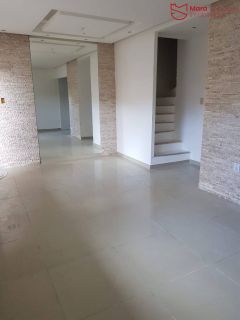 Casa 3 Quartos com Suíte em Buraquinho | Entrada de Buraquinho | Rua Pública | 173 m² | 2 Vagas