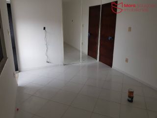 Casa 3 Quartos com Suíte em Buraquinho | Entrada de Buraquinho | Rua Pública | 173 m² | 2 Vagas