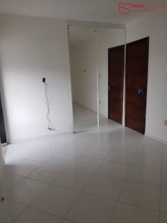 Casa 3 Quartos com Suíte em Buraquinho | Entrada de Buraquinho | Rua Pública | 173 m² | 2 Vagas