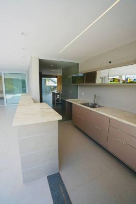 Casa de Condomínio à Venda com 5/4 | Alphaville Litoral Norte 3