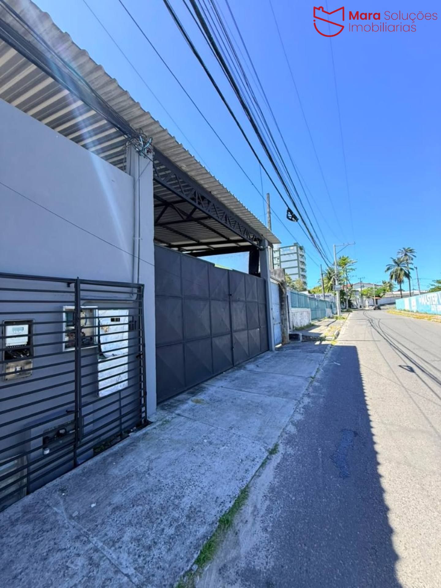 Galpão na transversal da Avenida Luiz Tarquínio