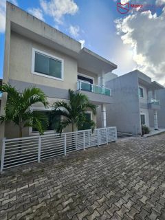 Casa em condomínio em Pitangueiras com 4 quartos.