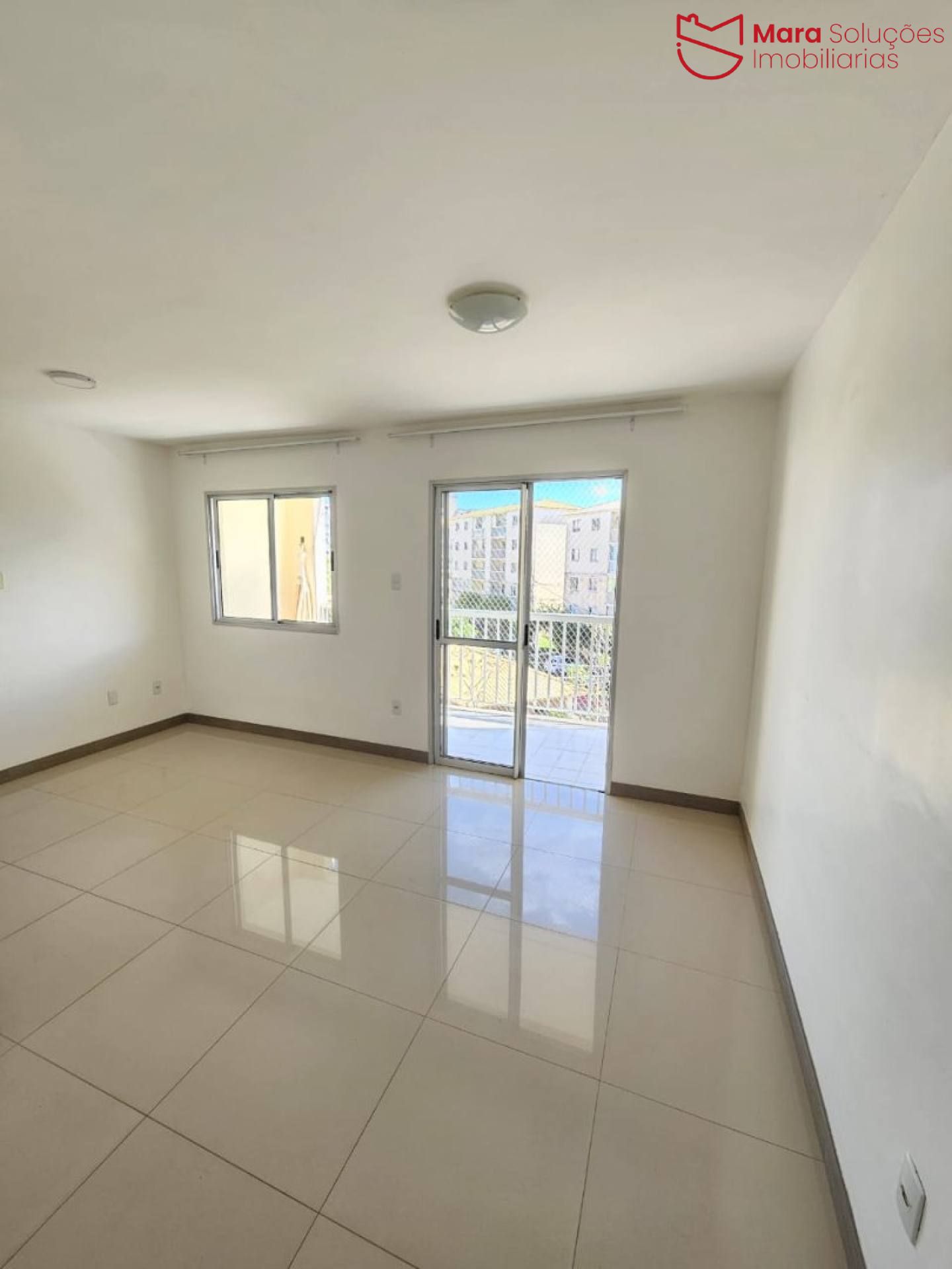 Apartamento de 2 /4, sendo 1 suíte, na via principal de Buraqinho.