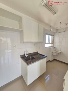 Apartamento de 2 /4, sendo 1 suíte, na via principal de Buraqinho.