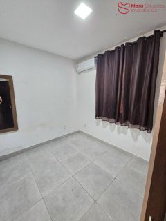 Casa individual de rua, com 4/4 próximo ao OUTLET PREMIUM