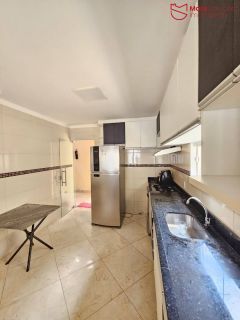 Casa individual de rua, com 4/4 próximo ao OUTLET PREMIUM